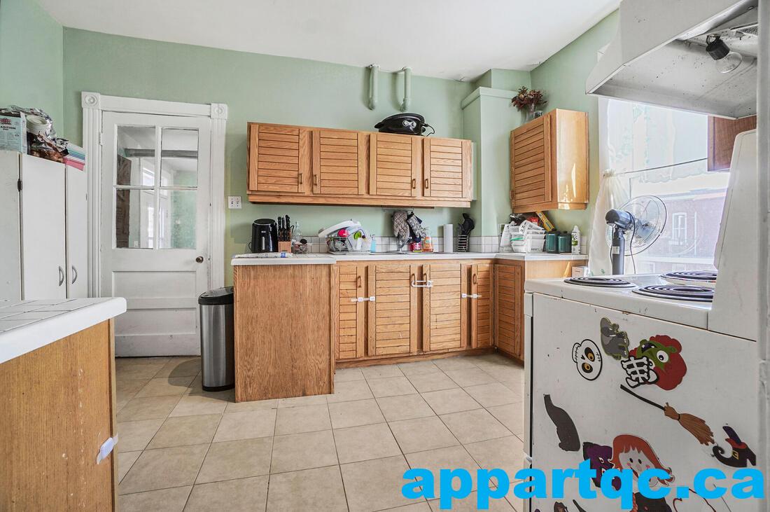 8 - Cuisine armoires