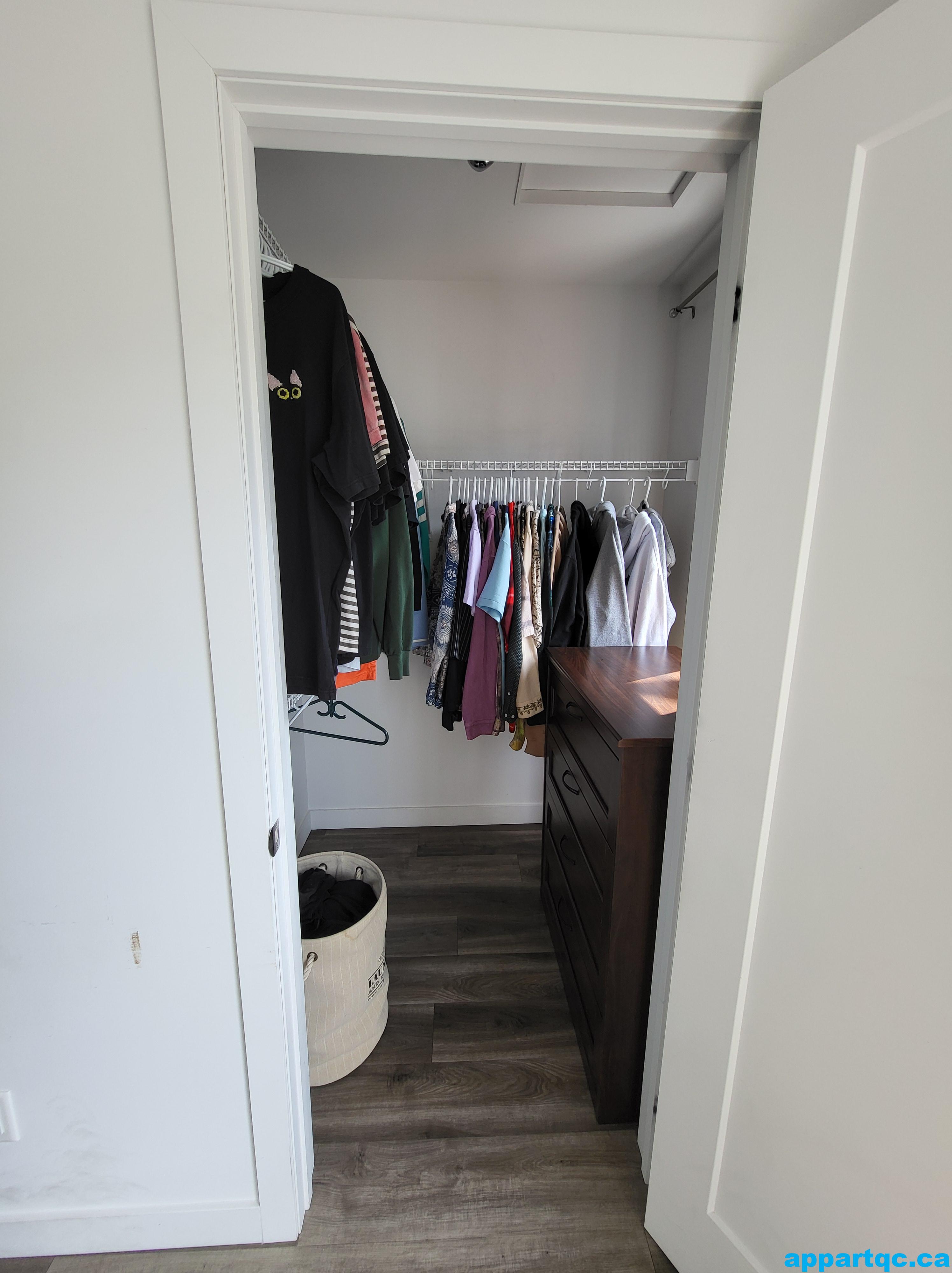 7 - Walk-in